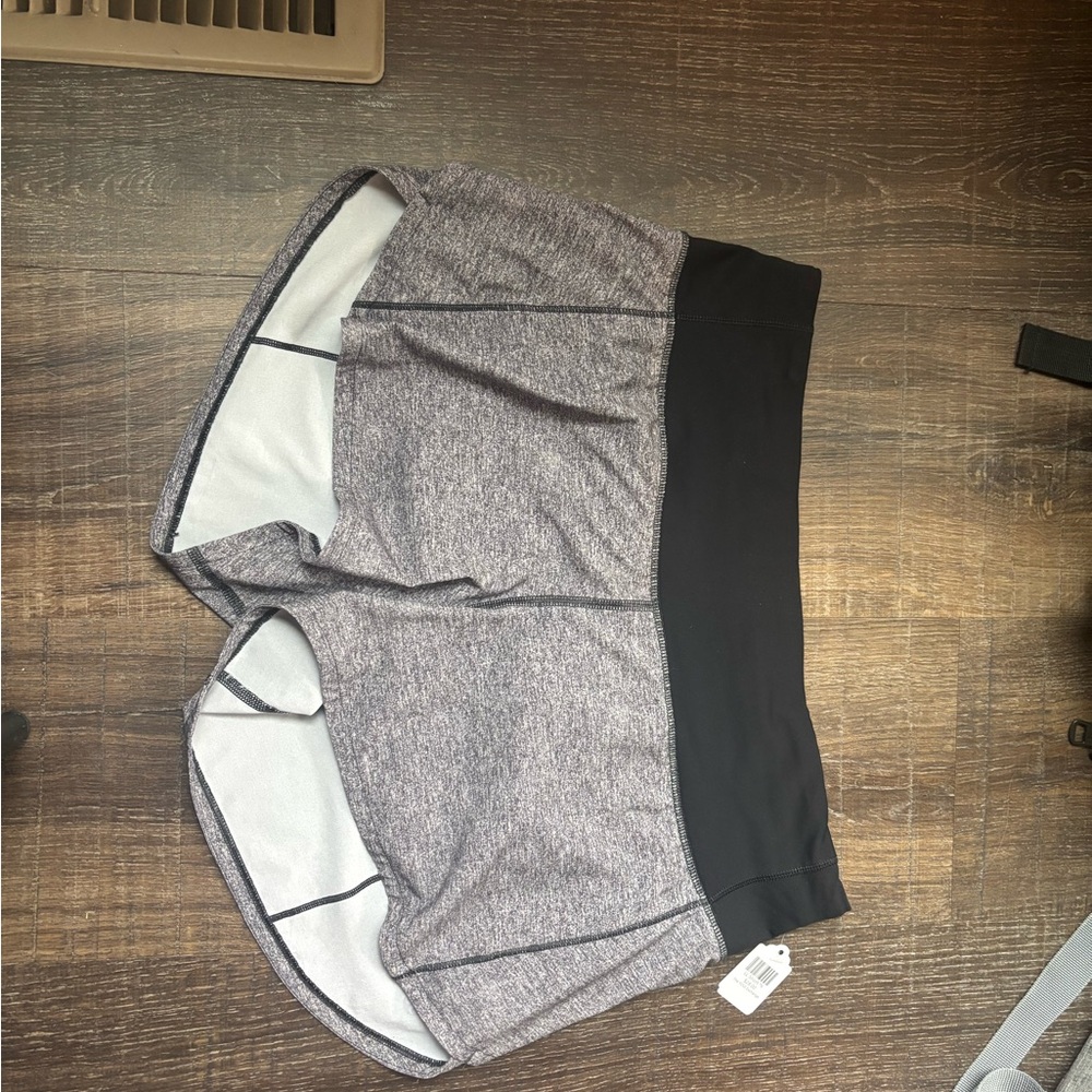 LULULEMON - Gray Speed Up Short